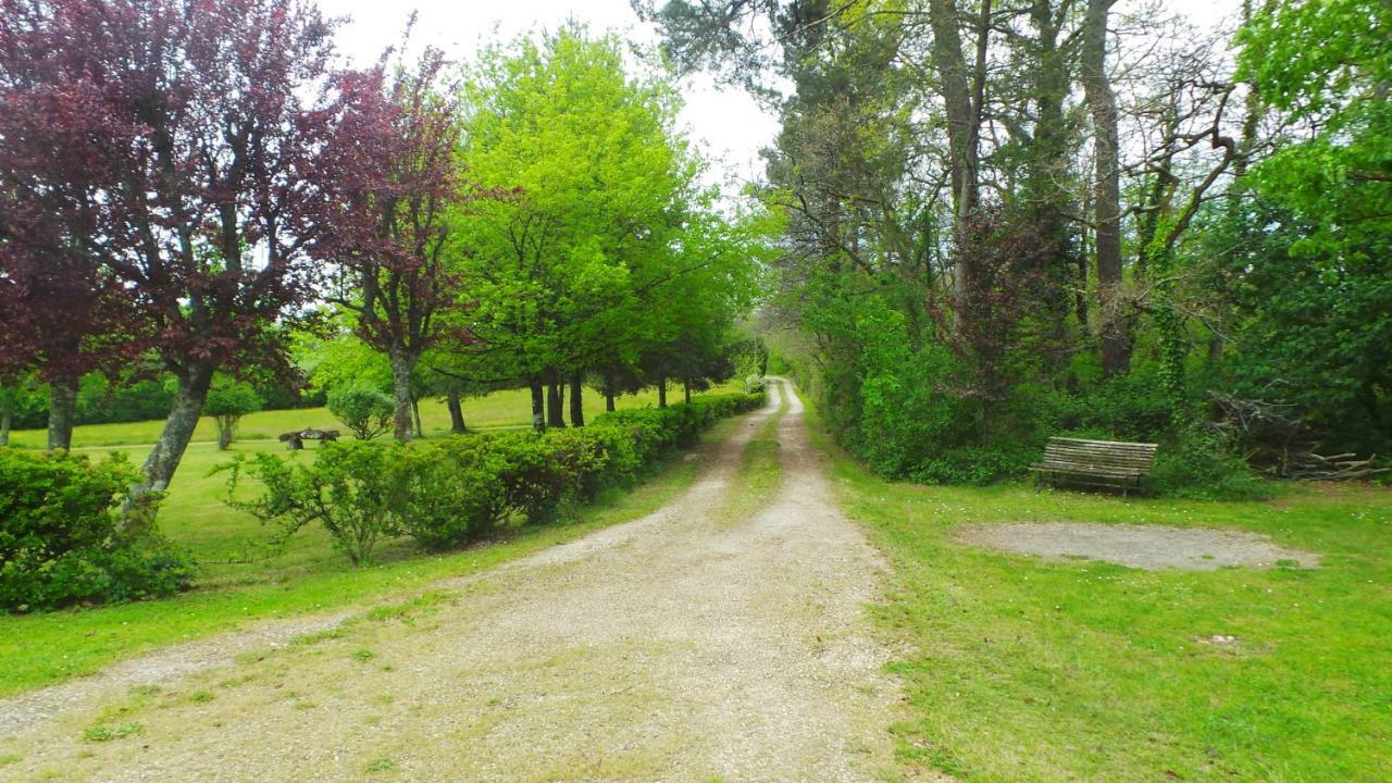 Вілла Les Cabanes De Rouffignac Екстер'єр фото